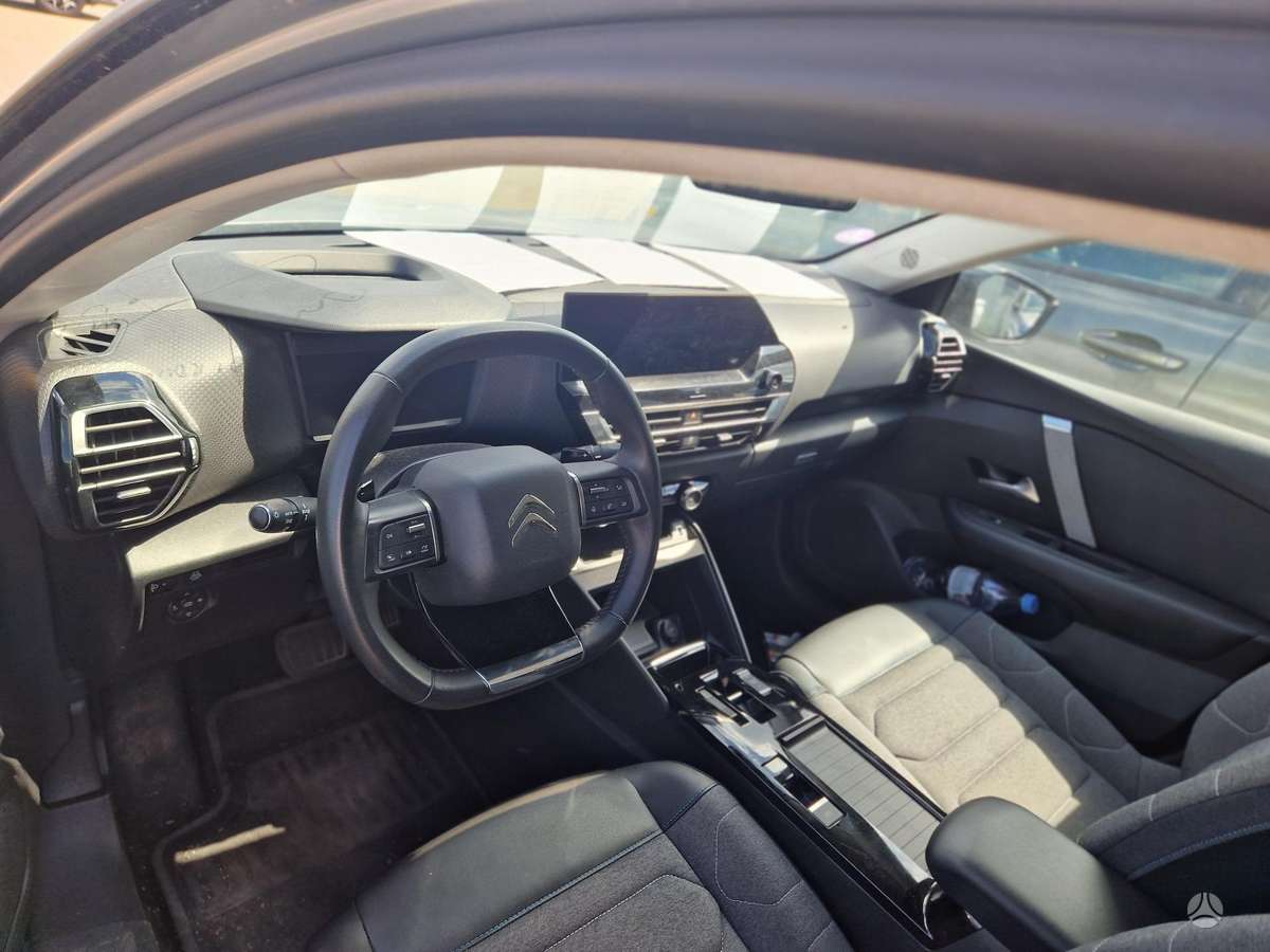 Citroen C4, 1.2 l., Хэтчбек