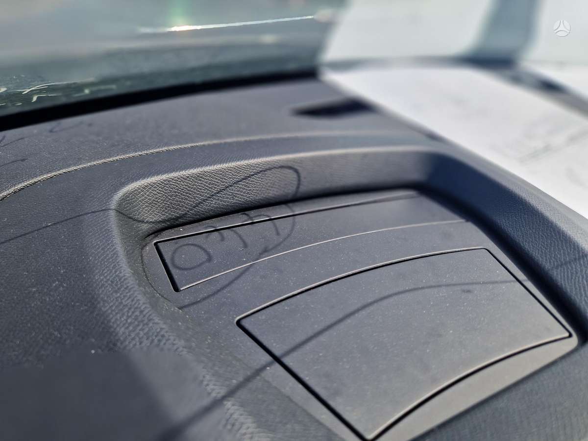 Citroen C4, 1.2 l., hatchback