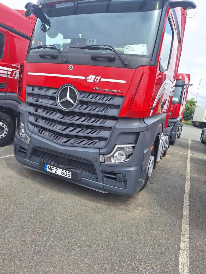 Mercedes-Benz Actros 1845, double sleeper