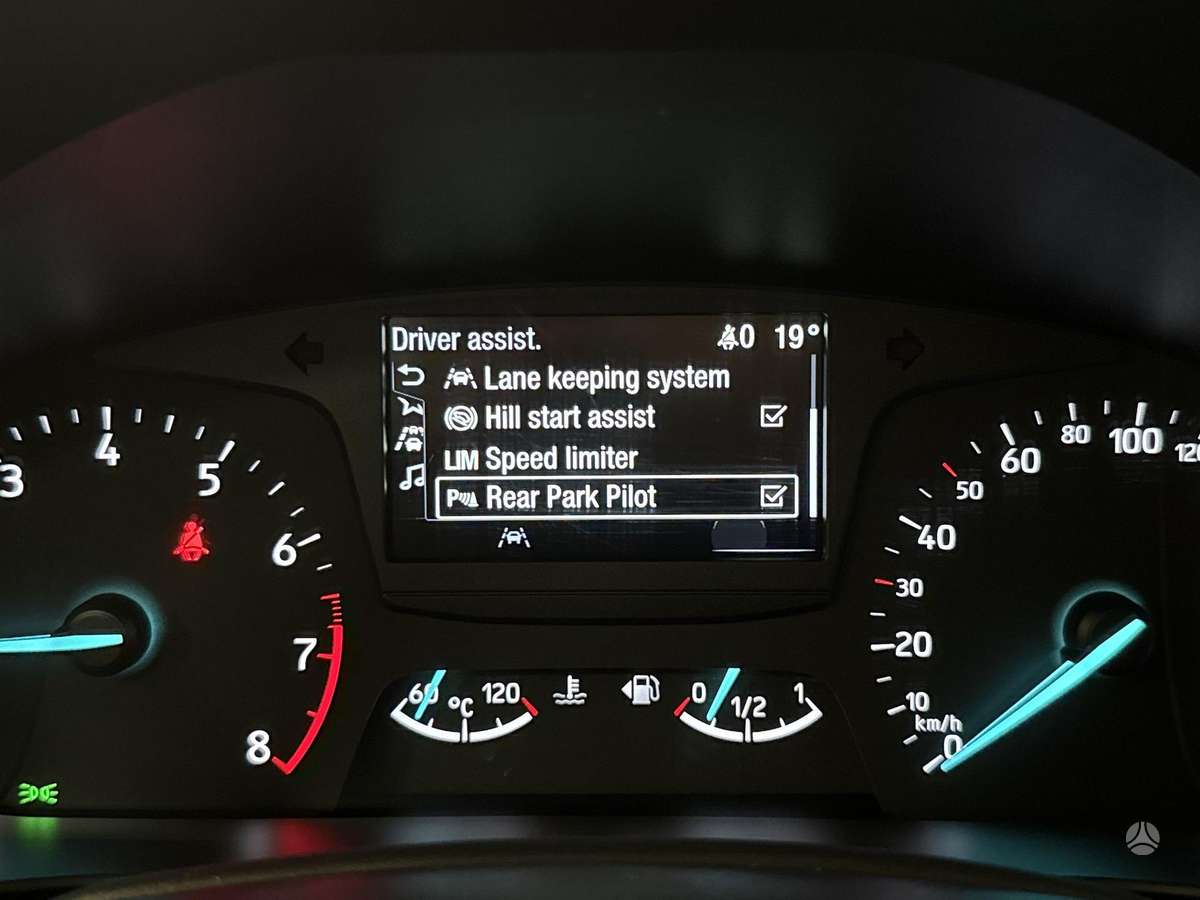 Ford Focus, 1.0 l., Хэтчбек