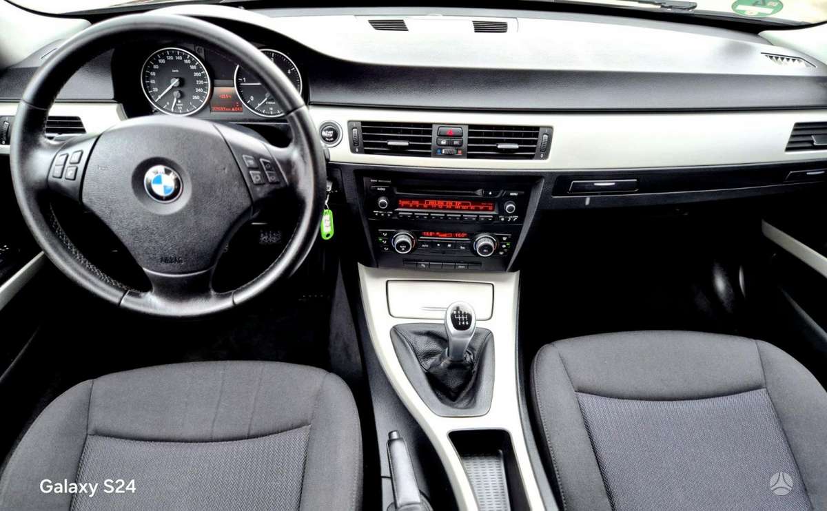 BMW 318, 2.0 l., universalas
