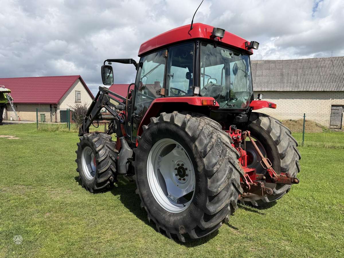 Case-IH C100, traktori