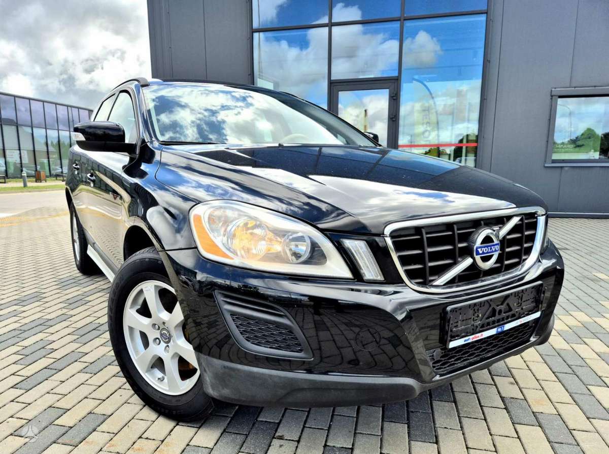 Volvo XC60, 3.2 l., off-road / crossover