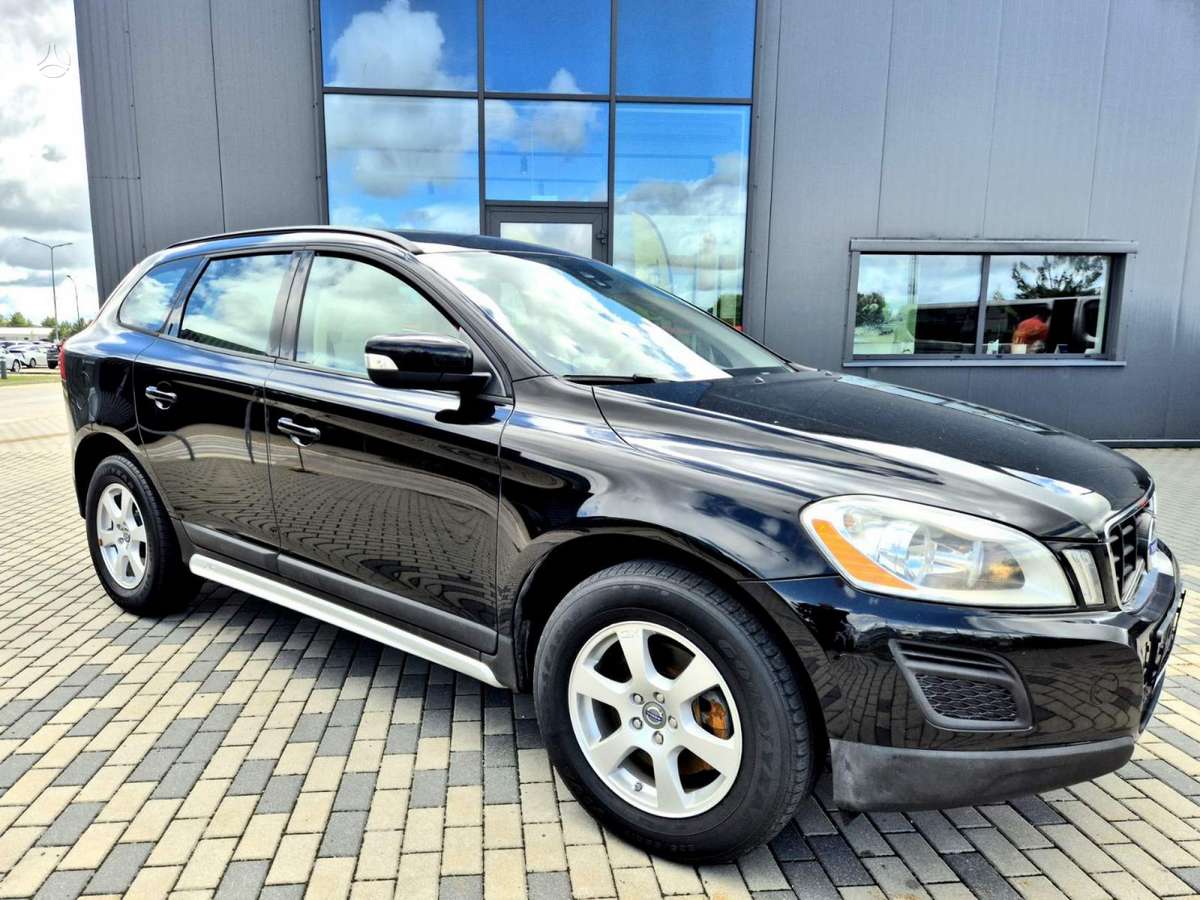 Volvo XC60, 3.2 l., off-road / crossover