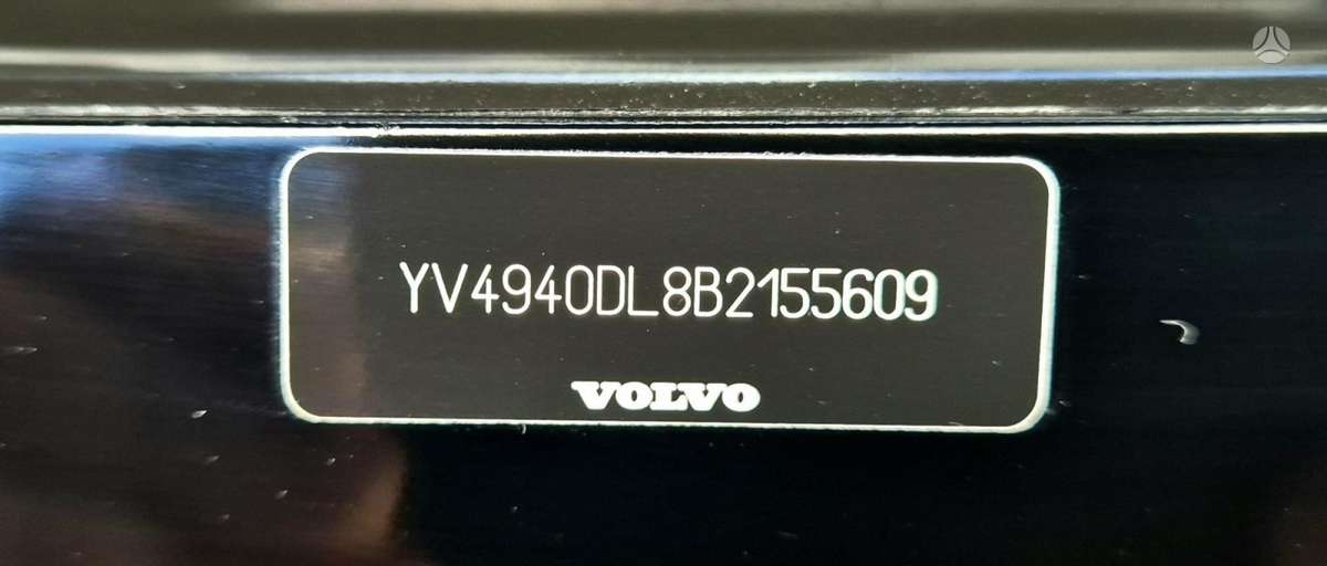 Volvo XC60, 3.2 l., off-road / crossover