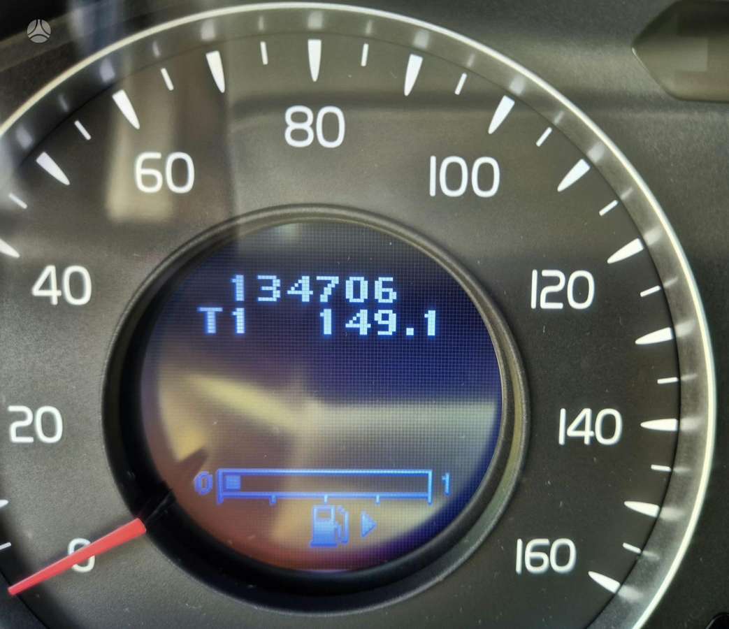 Volvo XC60, 3.2 l., off-road / crossover