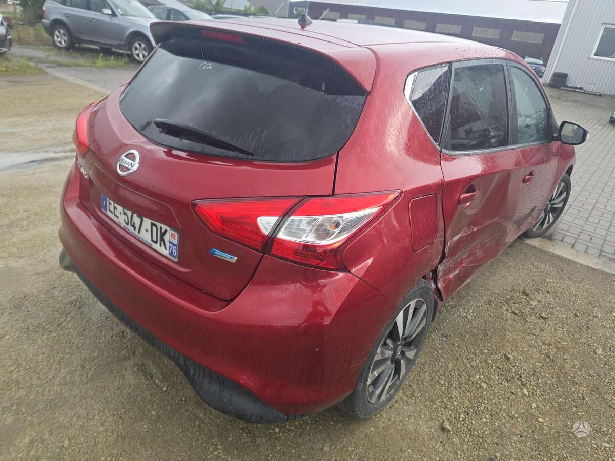 Nissan Pulsar, 1.5 l., hatchback