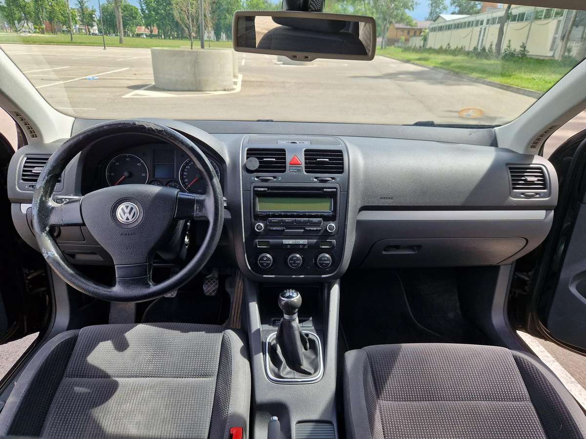 Volkswagen Jetta - 10