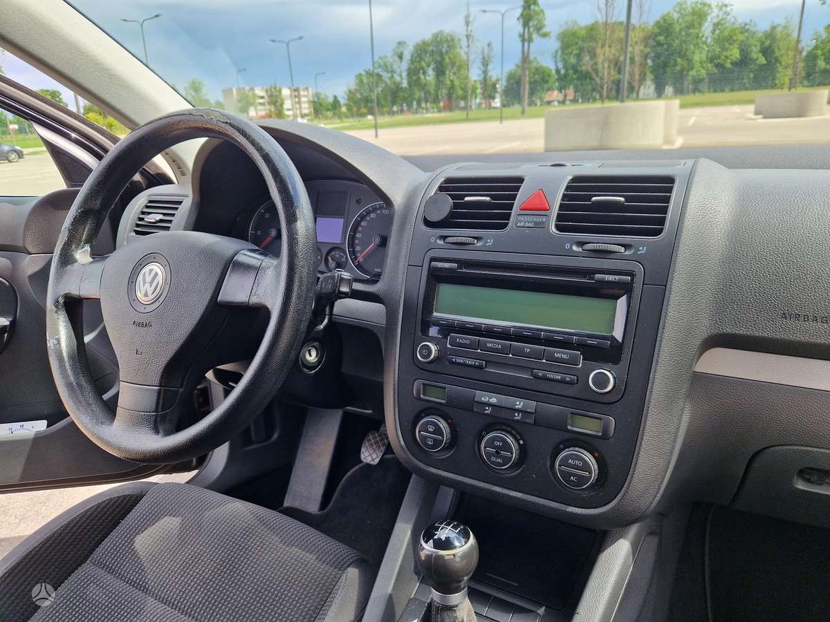 Volkswagen Jetta - 12