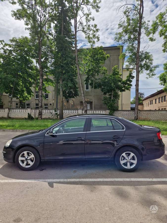 Volkswagen Jetta - 5