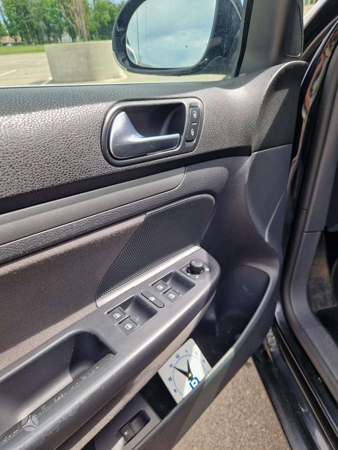 Volkswagen Jetta - 11