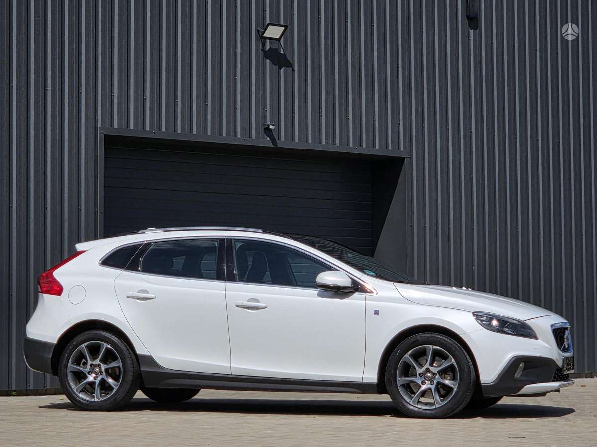 Volvo V40, 2.0 l., Хэтчбек
