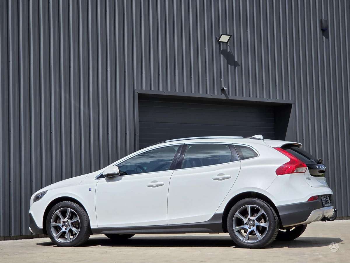 Volvo V40, 2.0 l., Хэтчбек
