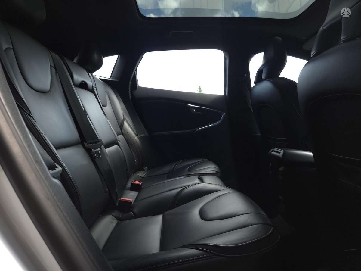 Volvo V40, 2.0 l., Хэтчбек