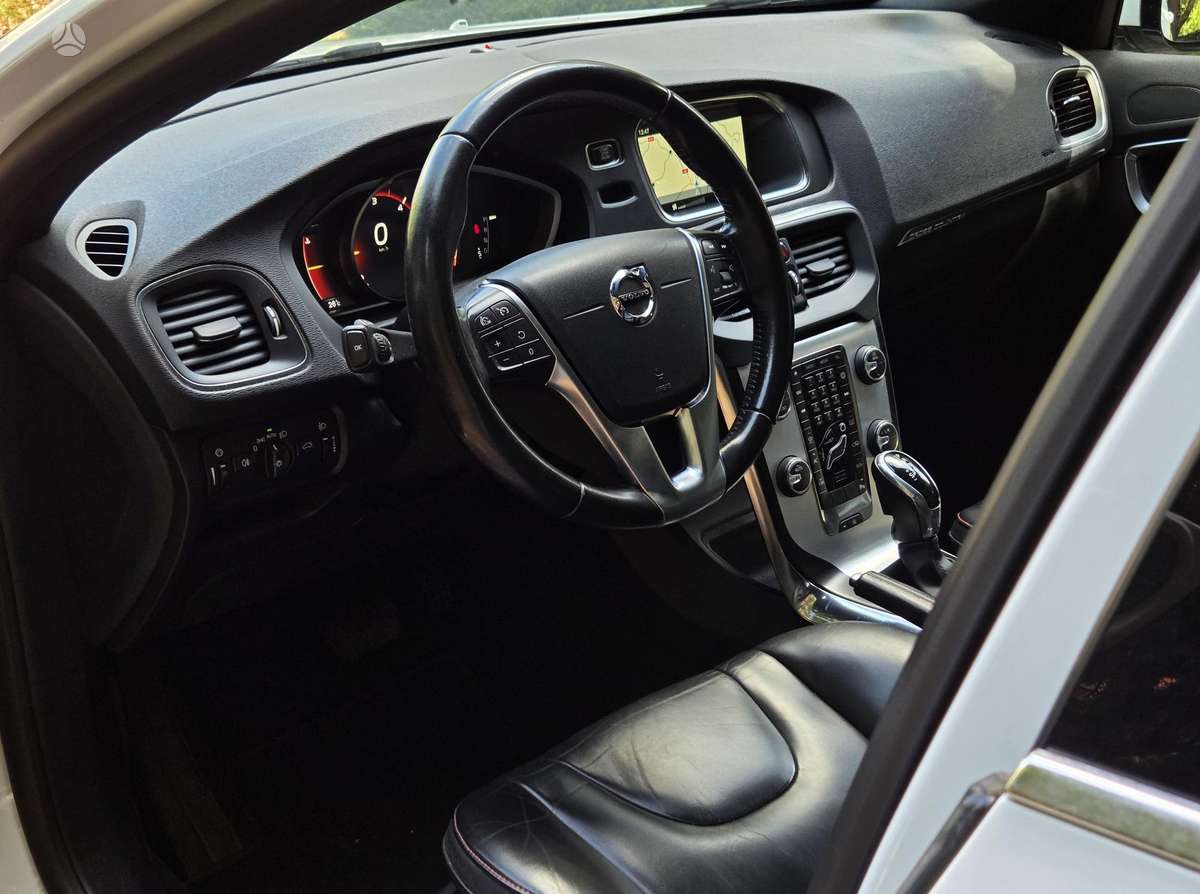Volvo V40, 2.0 l., hatchback