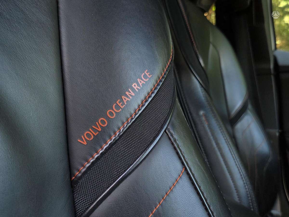 Volvo V40, 2.0 l., hatchback