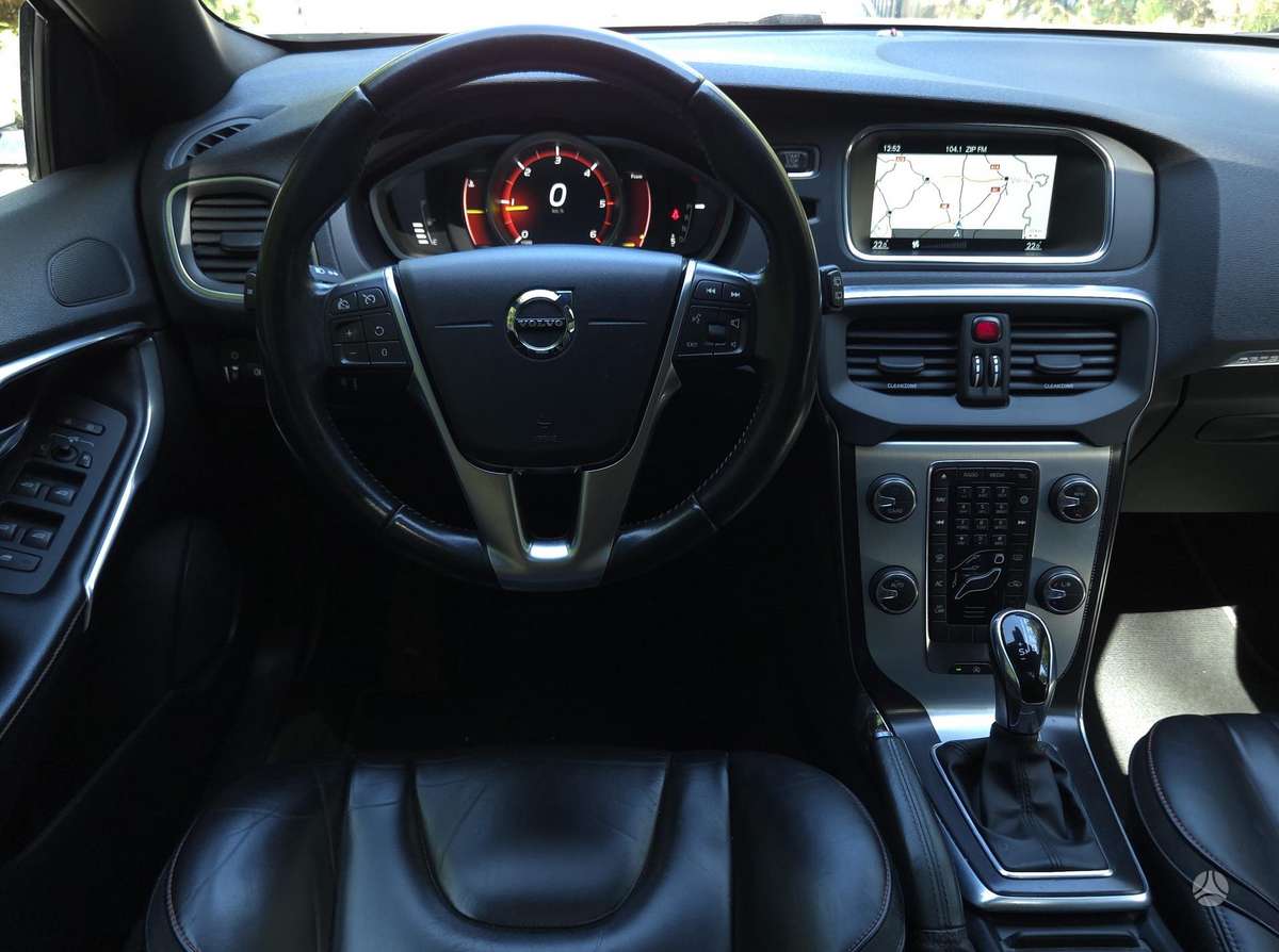 Volvo V40, 2.0 l., Хэтчбек