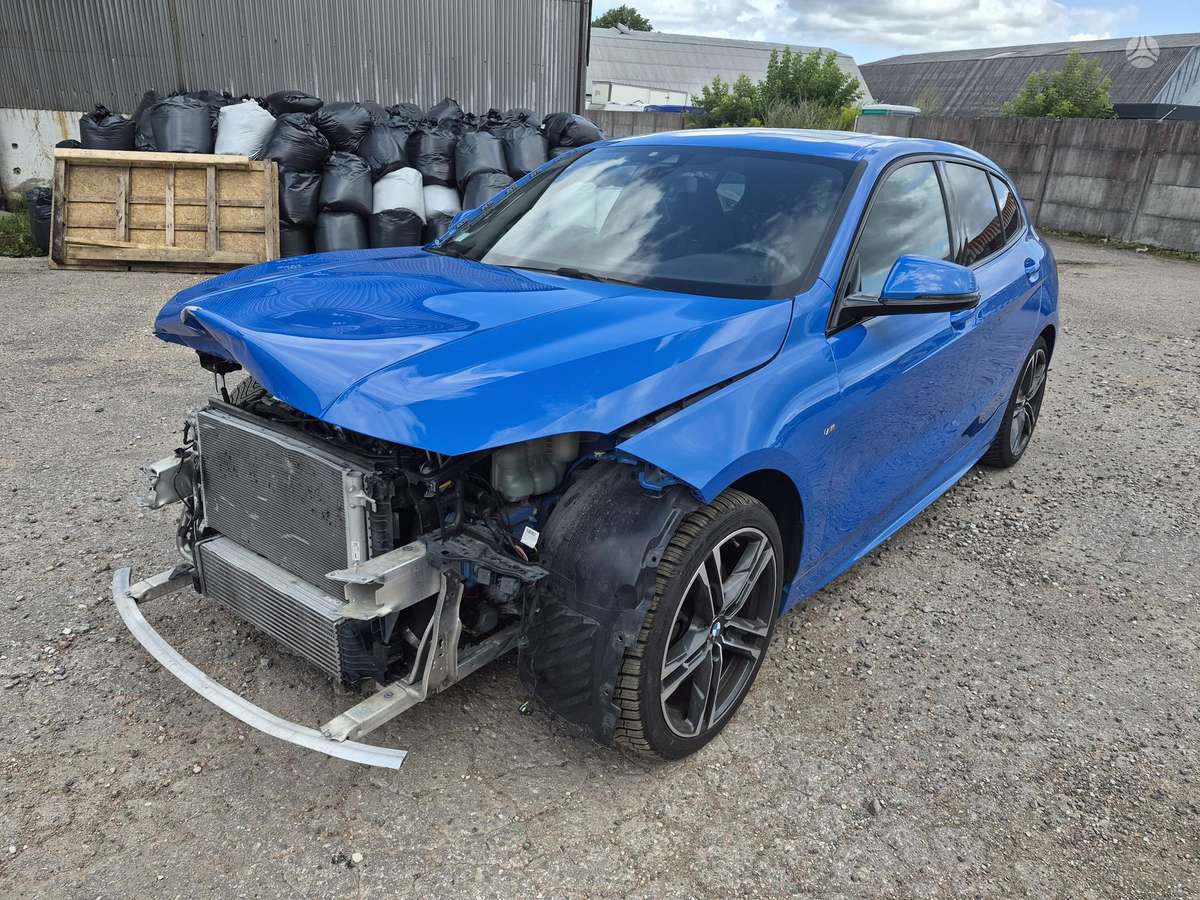 BMW 116, 1.5 l., hatchback