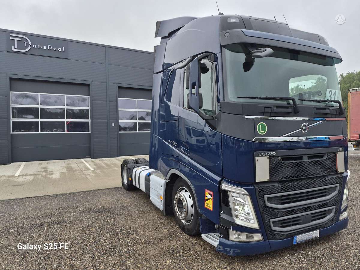 Volvo FH 460 Low deck, double sleeper
