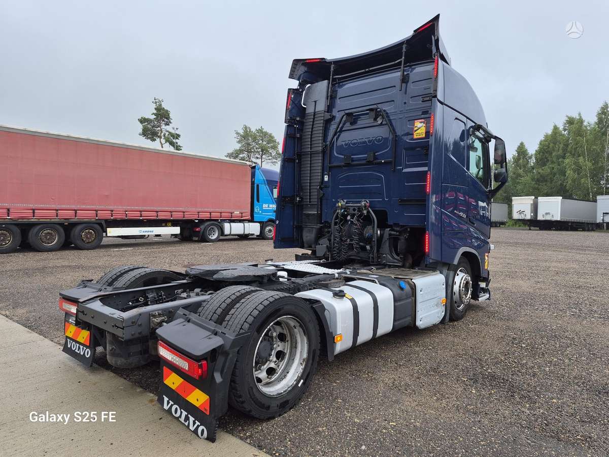 Volvo FH 460 Low deck, double sleeper