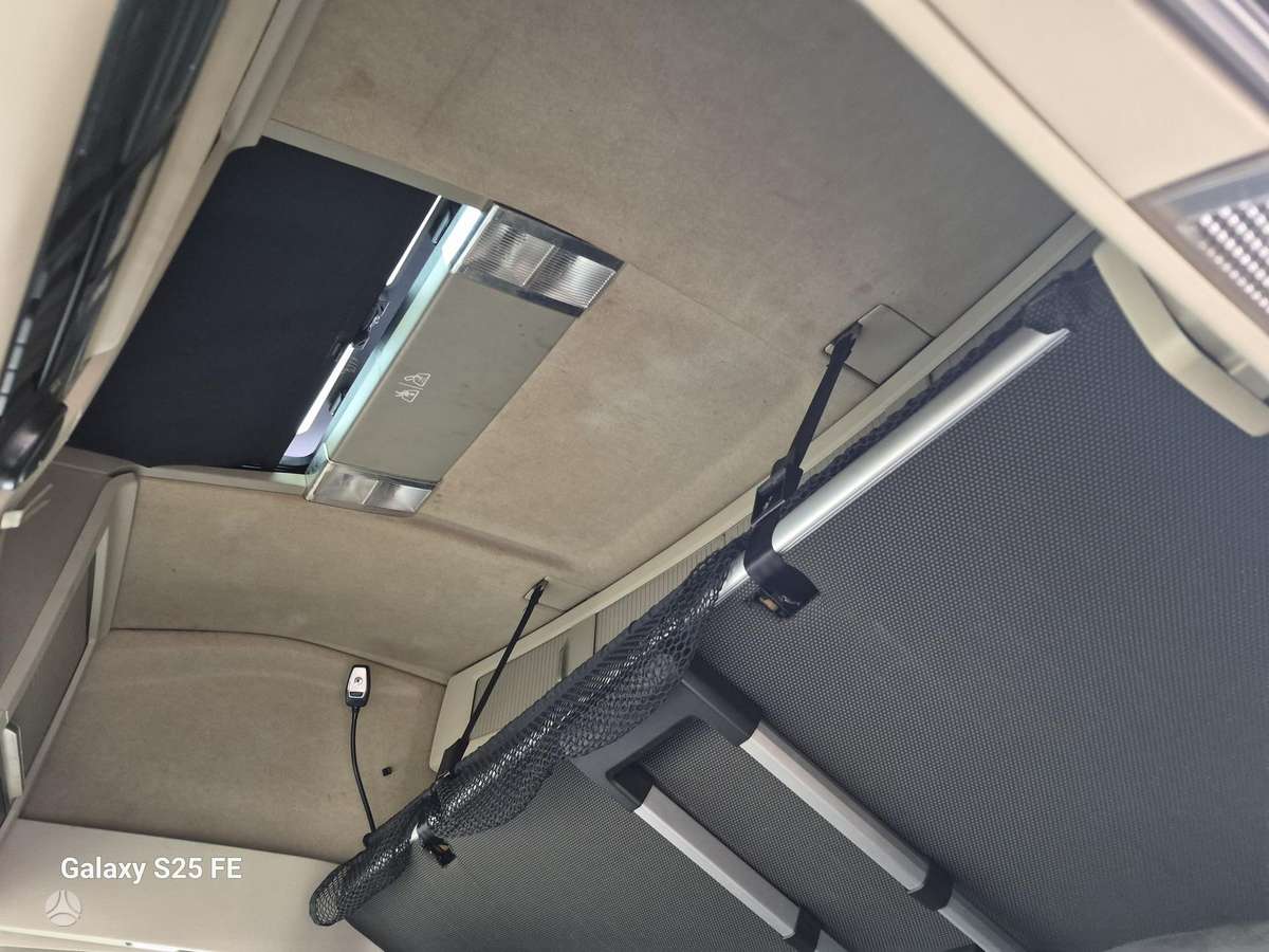 Volvo FH 460 Low deck, double sleeper