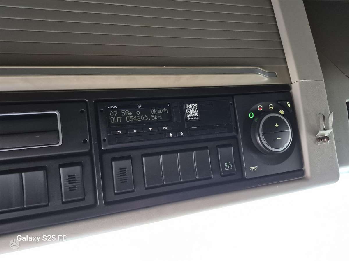 Volvo FH 460 Low deck, double sleeper