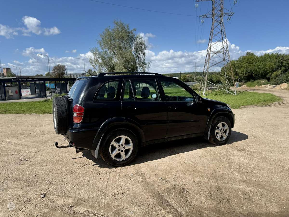 Toyota RAV4 - 4