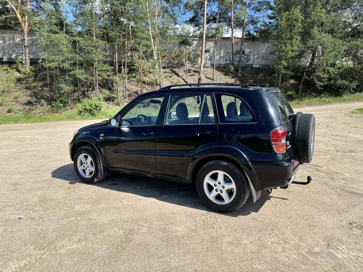 Toyota RAV4 - 6