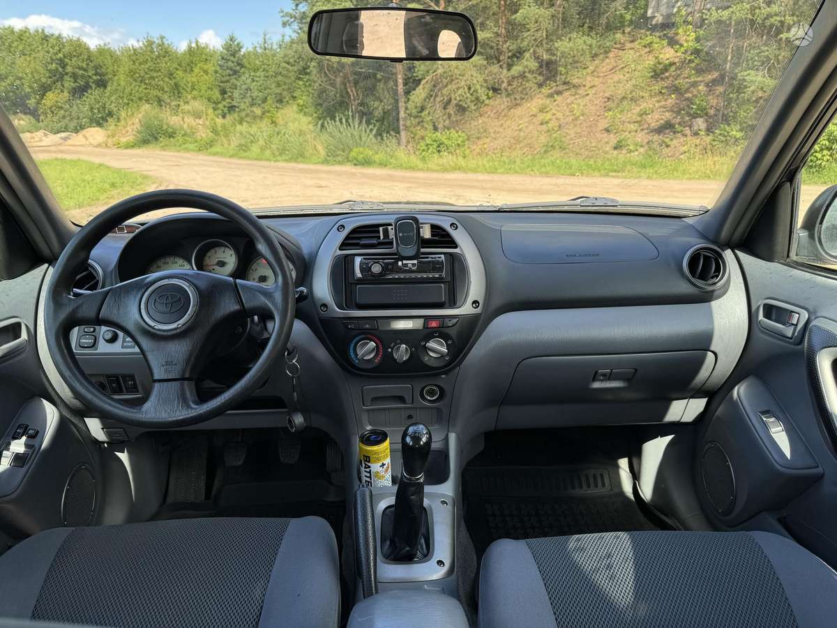 Toyota RAV4 - 7