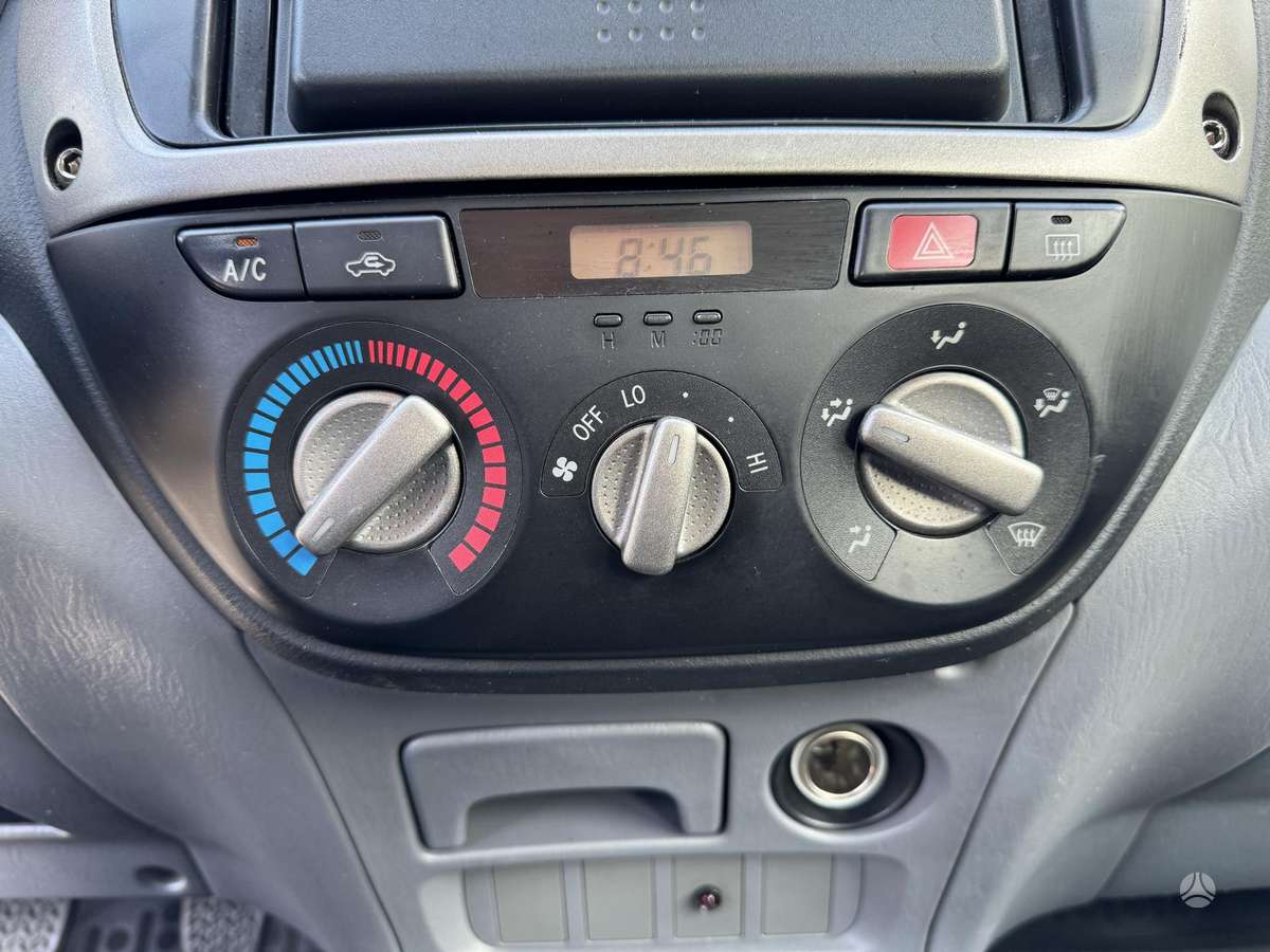Toyota RAV4 - 11