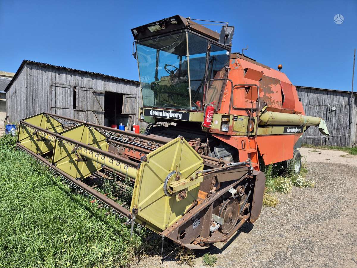 Dronningborg D7200 Hydrostatic, kombainai