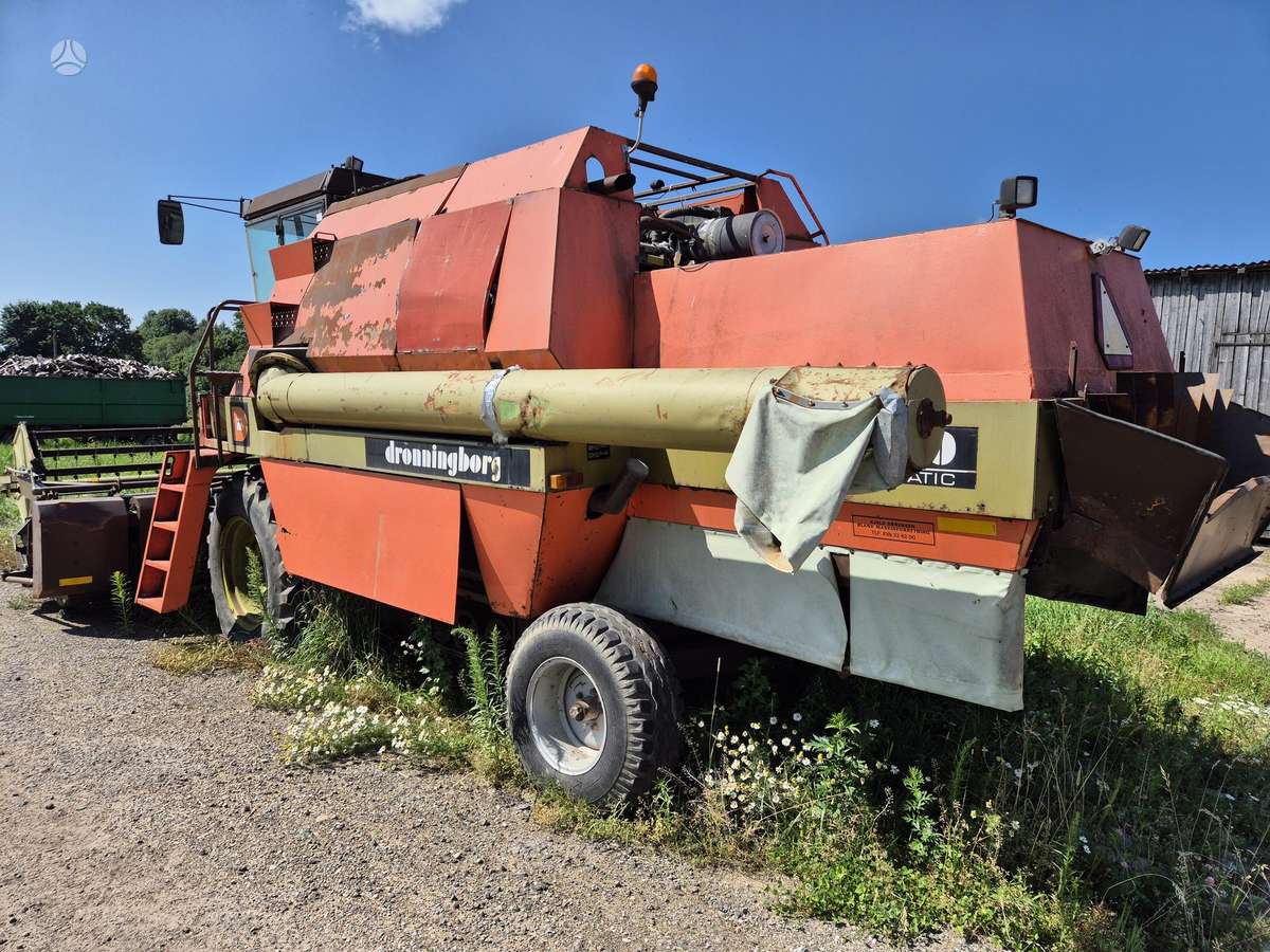 Dronningborg D7200 Hydrostatic, kombainai