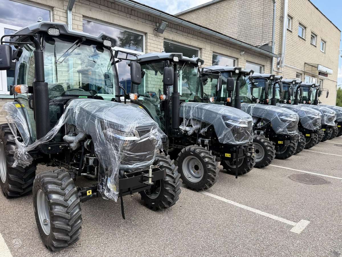 Hinomoto LX504E, tractors