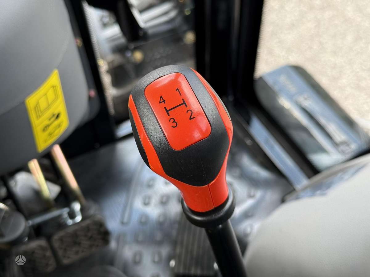 Hinomoto LX504E, tractors
