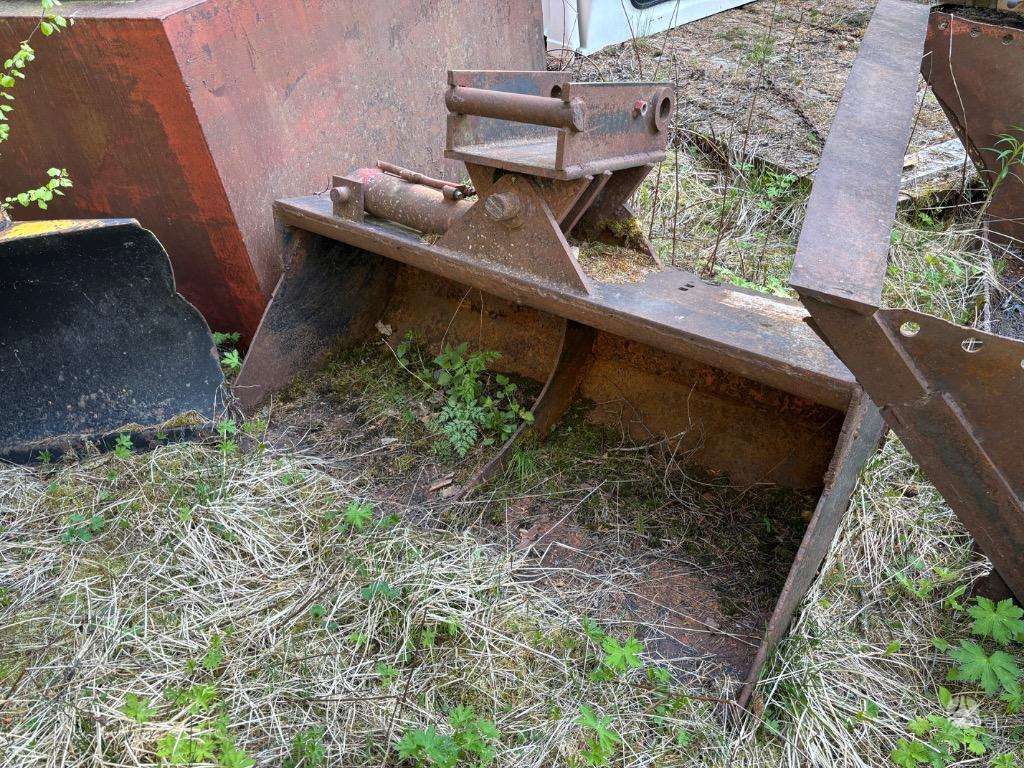 Potain Tys 4x4, ekskavatoriai