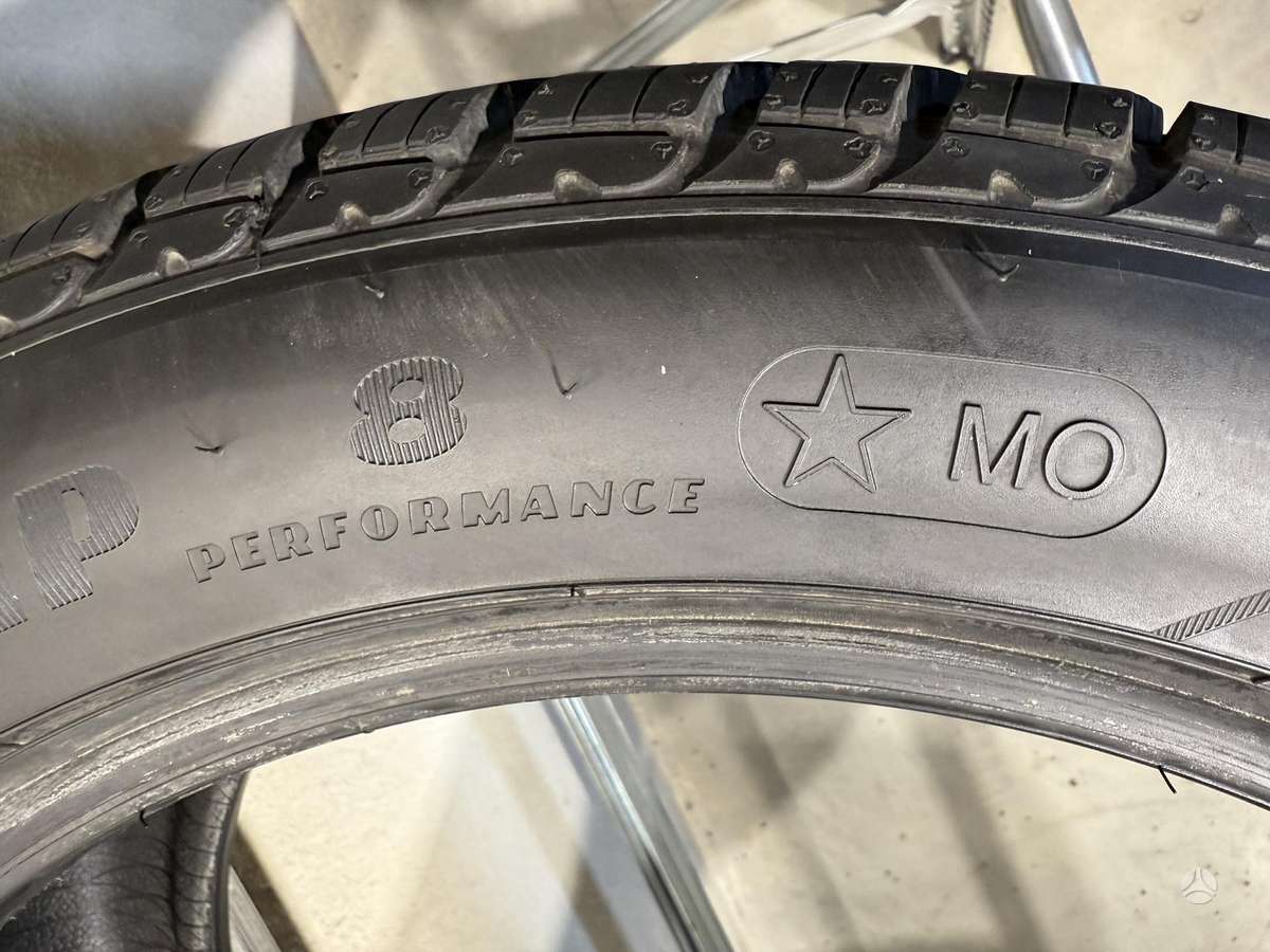 Goodyear Ultragrip performance 8//MO, winter 245/45 R18