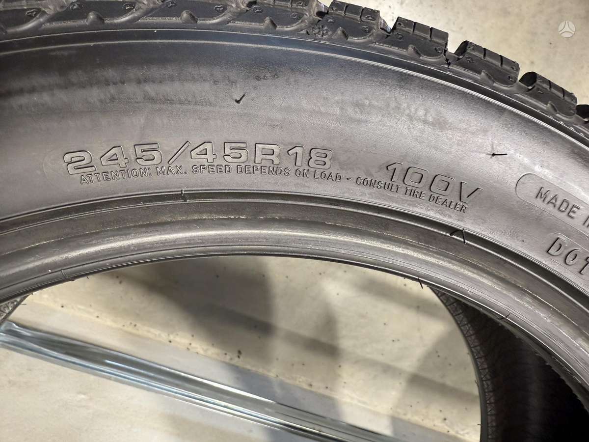 Goodyear Ultragrip performance 8//MO, winter 245/45 R18