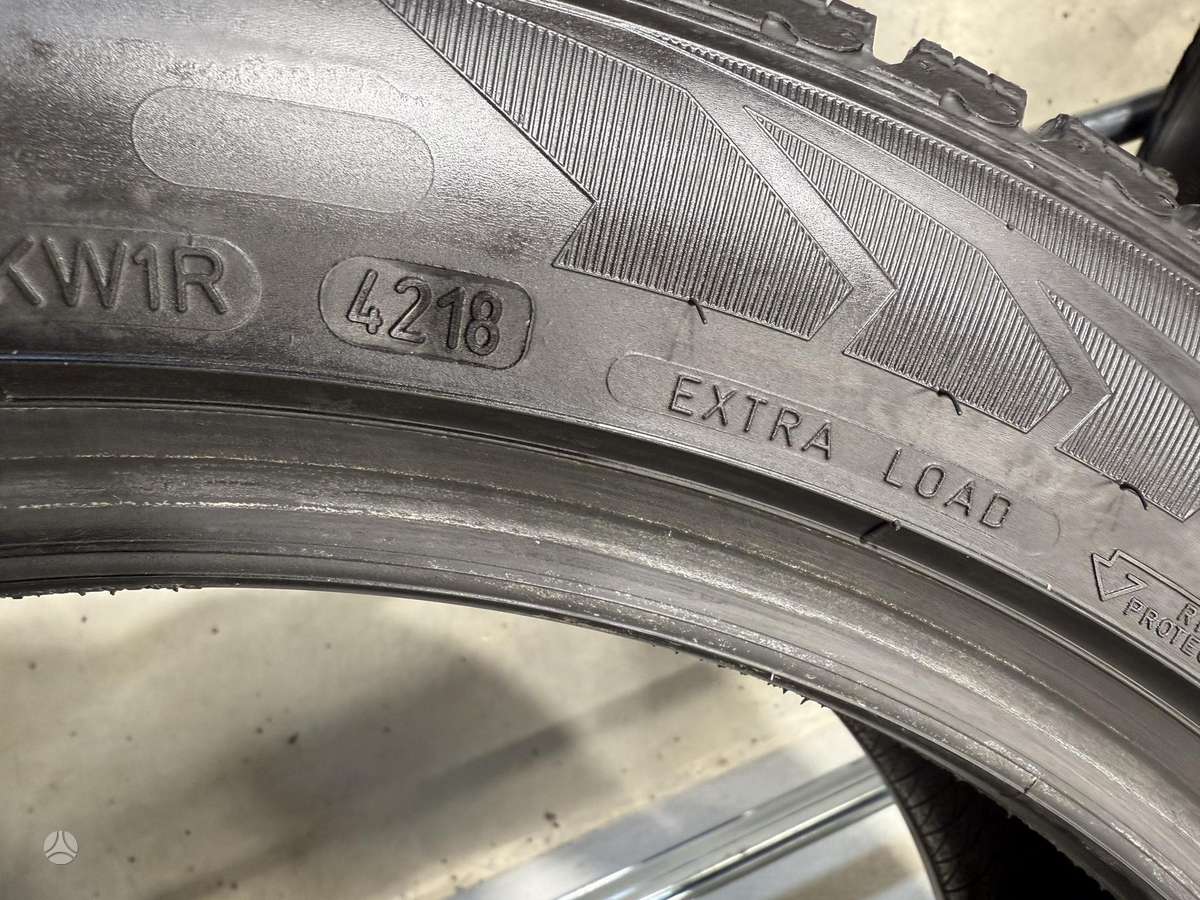 Goodyear Ultragrip performance 8//MO, winter 245/45 R18