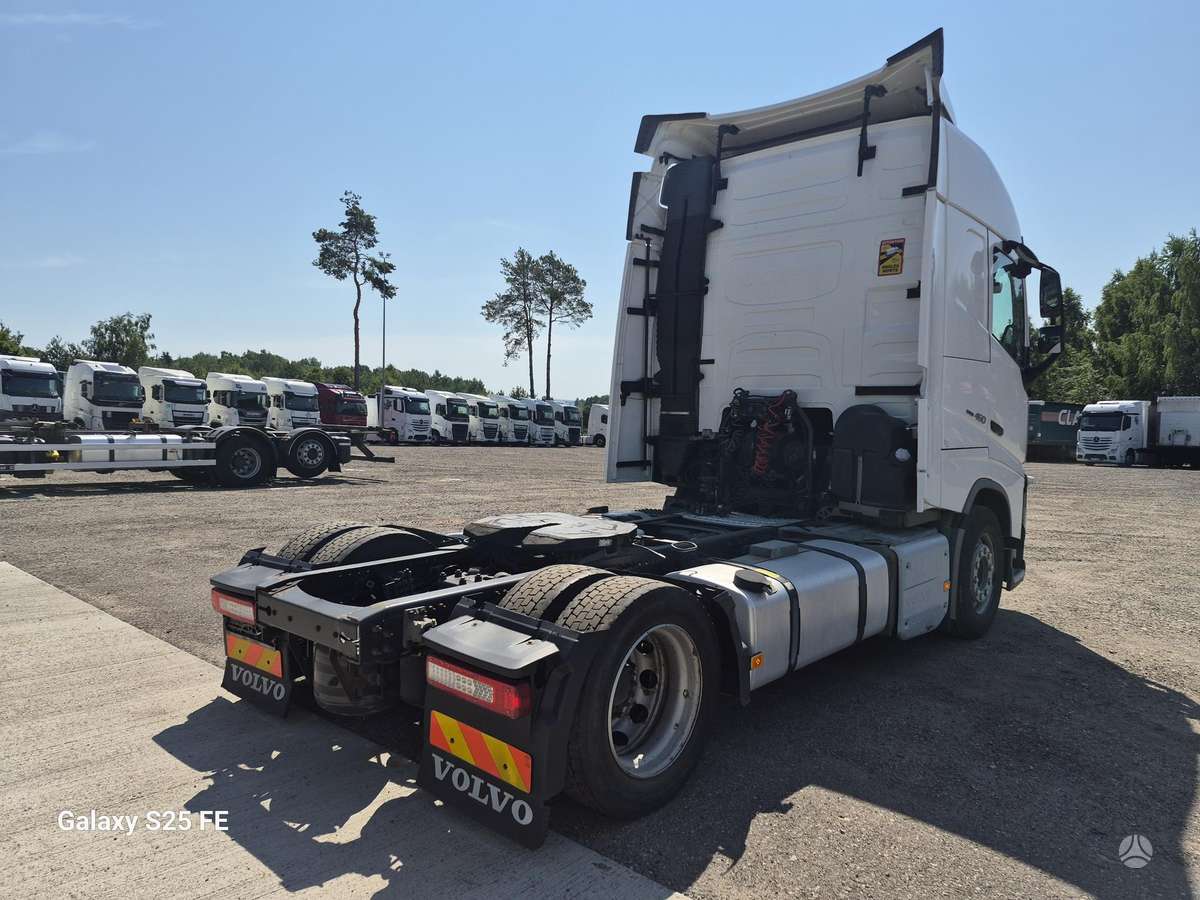 Volvo FH 460  Low Deck, double sleeper