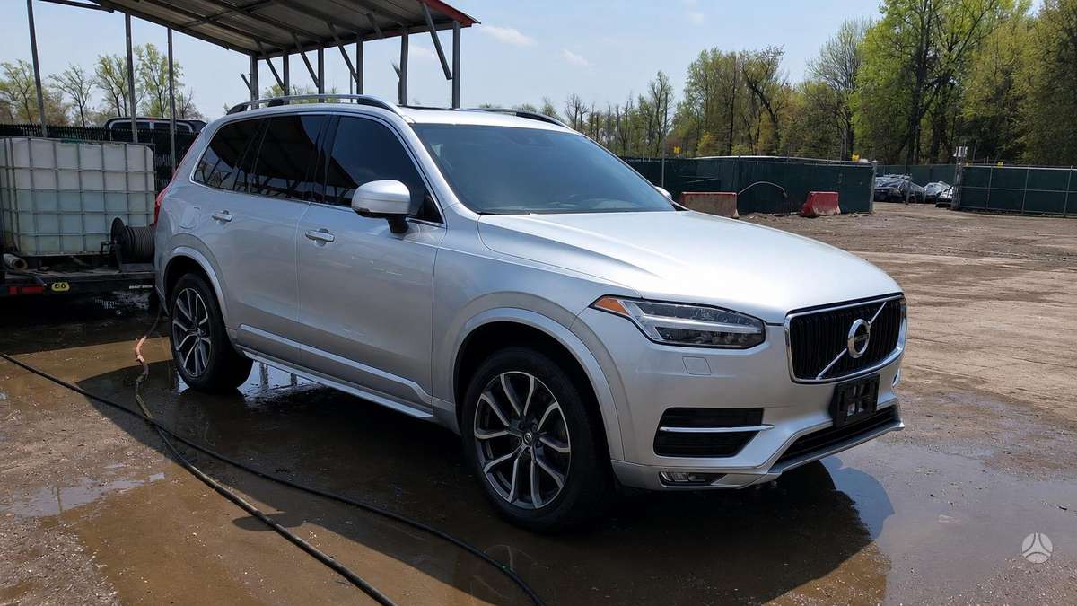 Volvo XC90 - 1