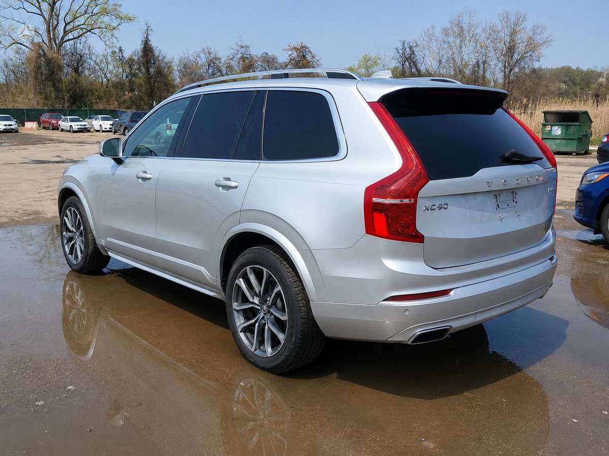 Volvo XC90 - 3