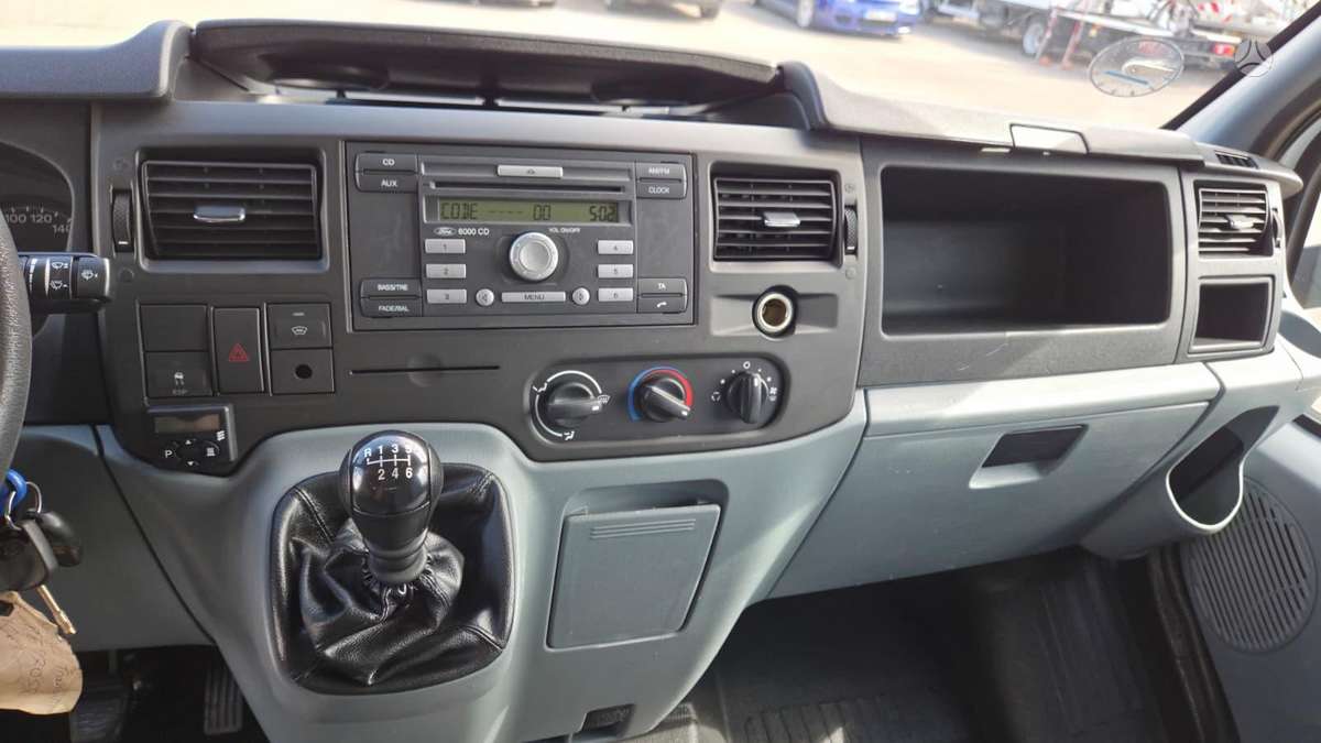 Ford Transit 300M, bortiniai