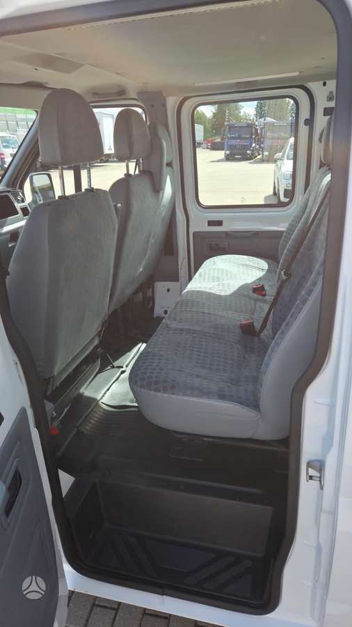 Ford Transit 300M, bortu