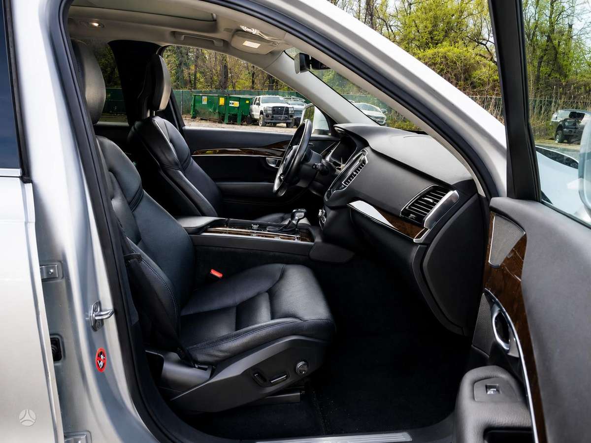 Volvo XC90 - 6
