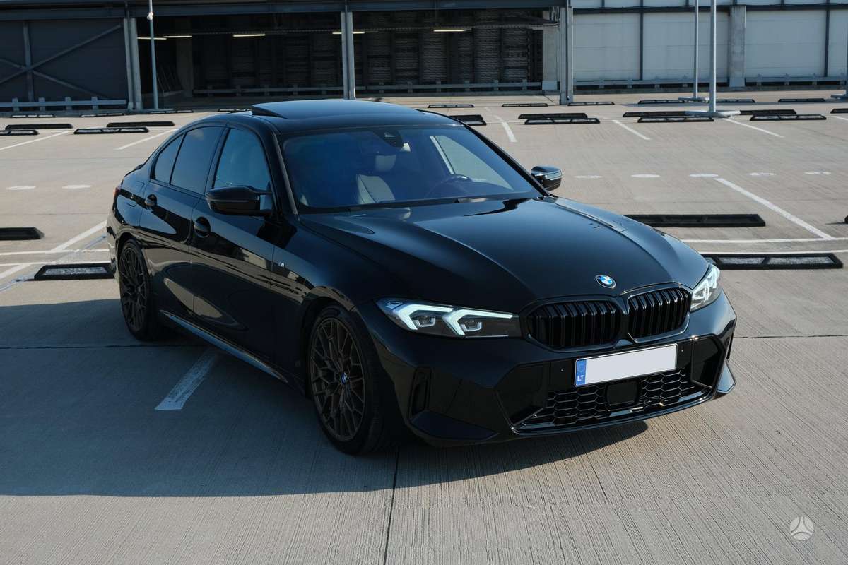 BMW 330, 2.0 l., Седан