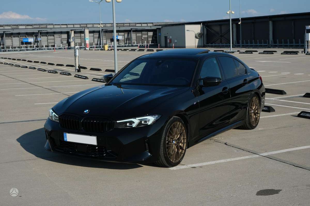 BMW 330, 2.0 l., Седан