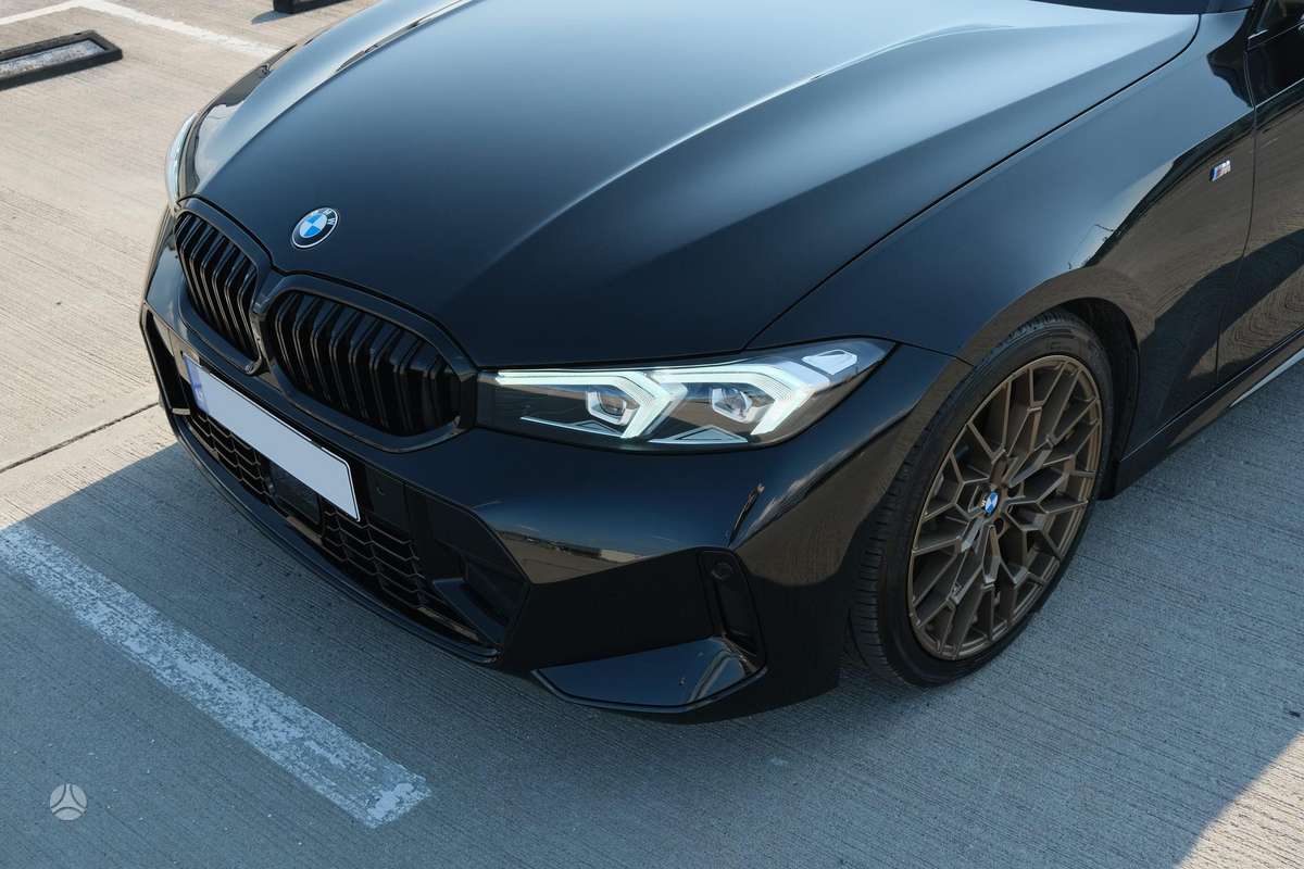 BMW 330, 2.0 l., Седан