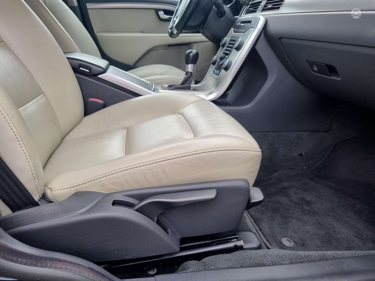 Volvo V70, 2.0 l., Универсал