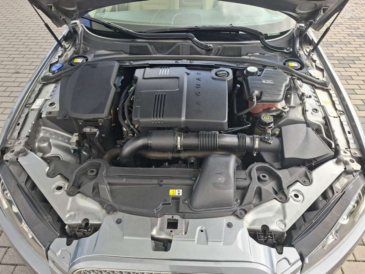 Jaguar XF, 2.2 l., Седан