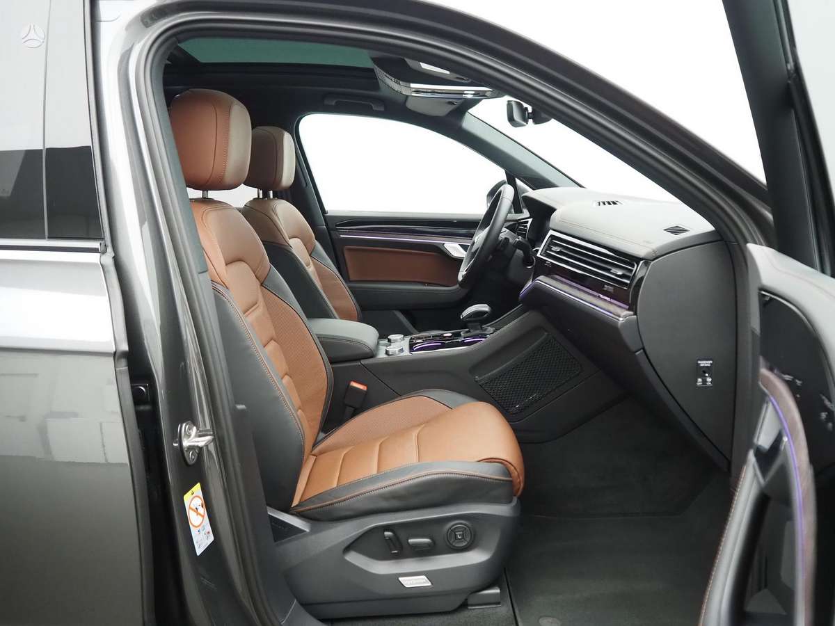 Volkswagen Touareg - 11